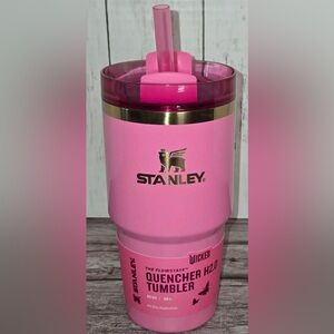 Stanley x wicked (Glinda)
New with tag 20oz